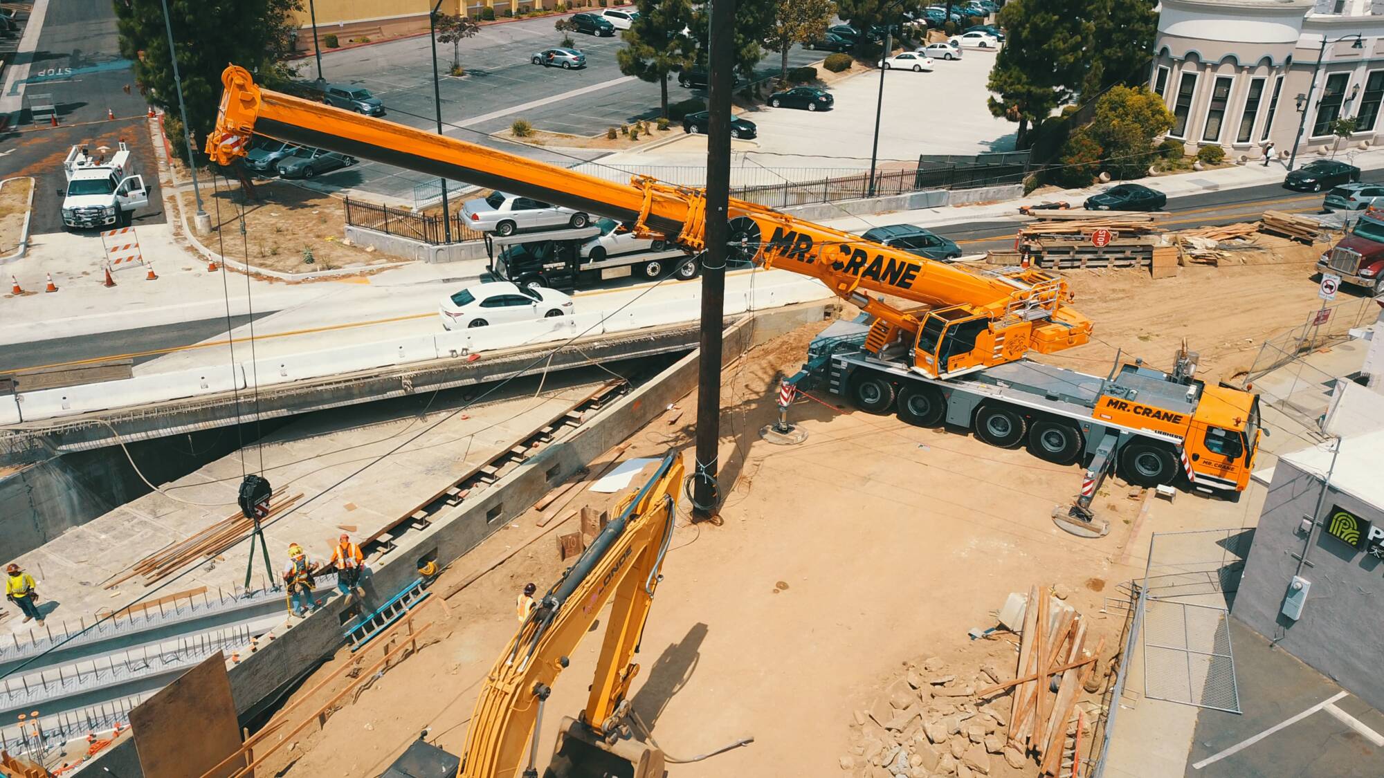Civil Construction & Infrastructure crane service